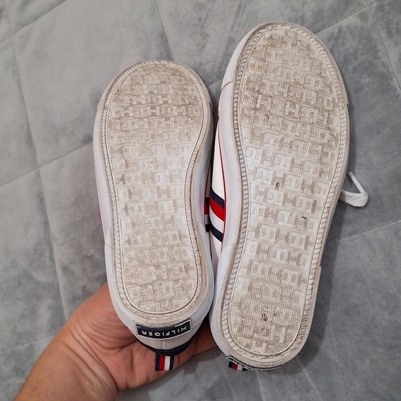Tommy Hilfiger White Sneakers - Picture 4 of 7